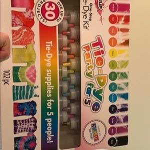 Tie dye party kit
